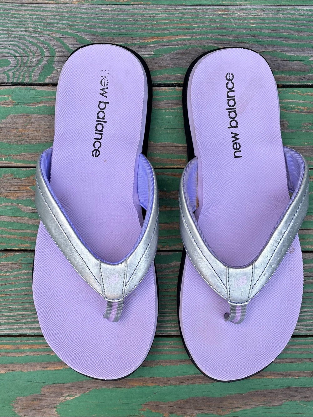 New Balance JoJo Thong Sandals Sz 9 Lilac Silver Flip Flops Beach Vacation - Picture 5 of 12